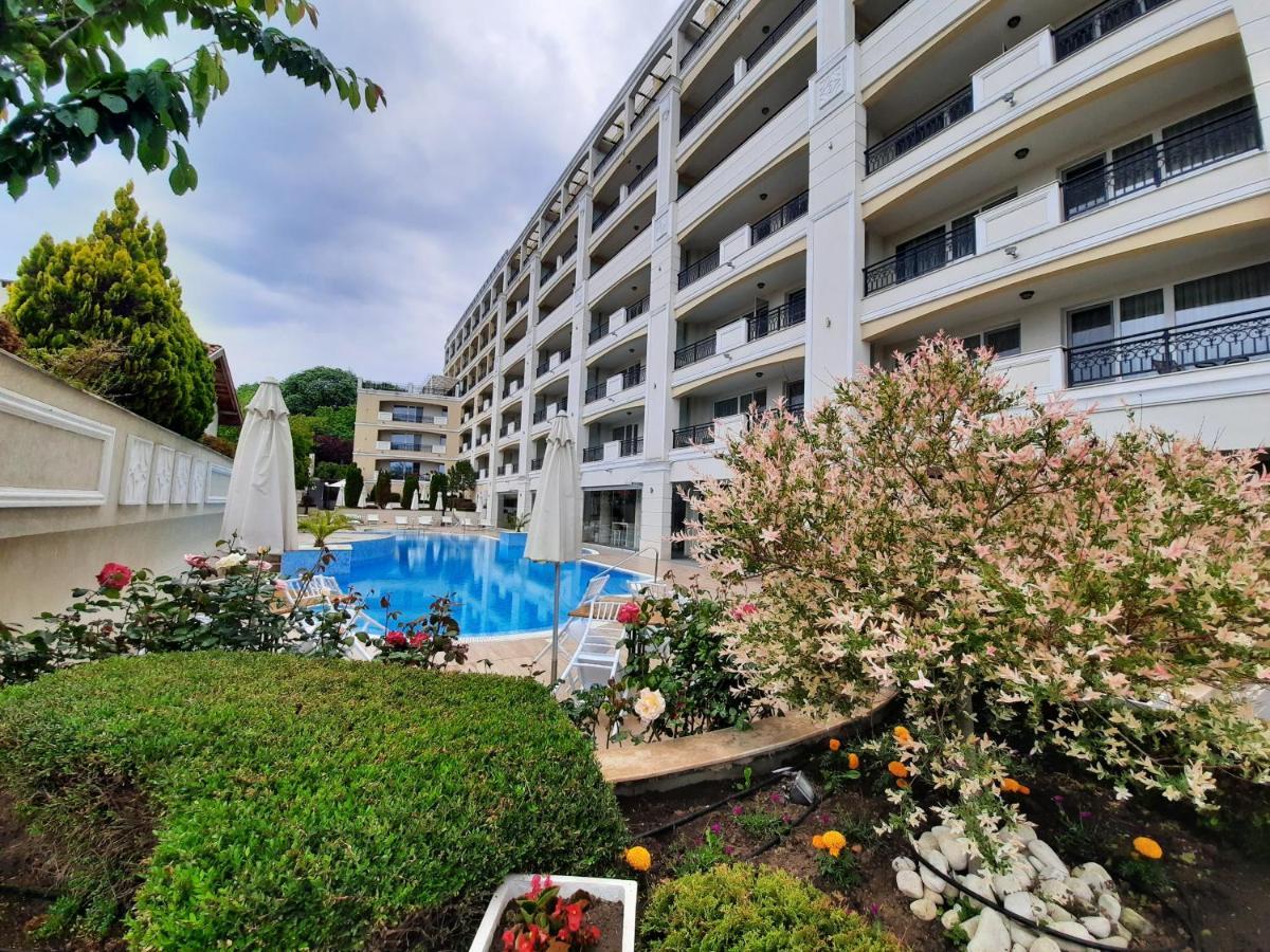 Private Apartments By The Sea With A Large Terrace In Apart Hotel! Pomorie Exterior photo