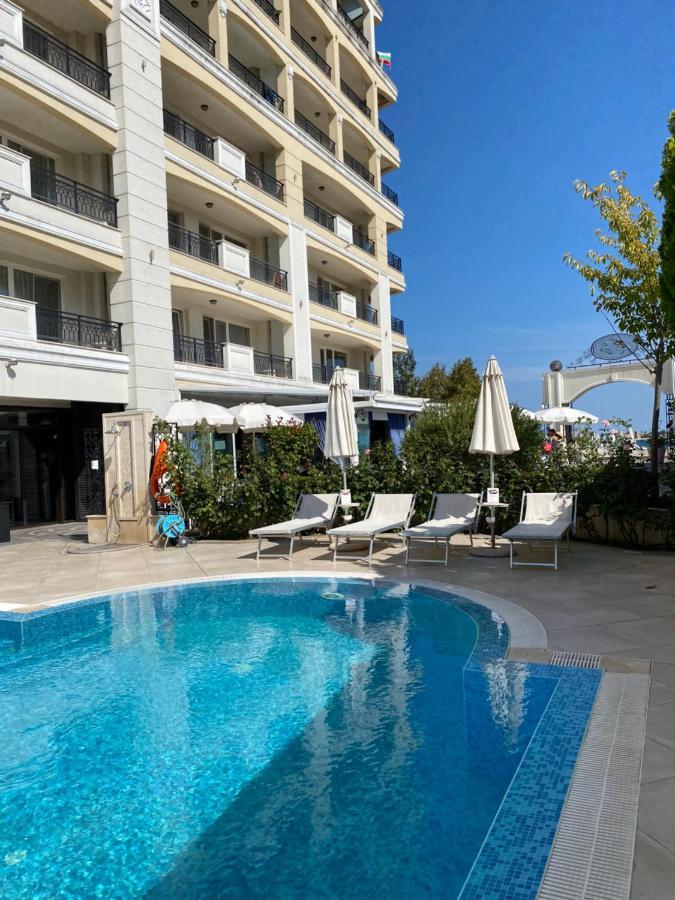 Private Apartments By The Sea With A Large Terrace In Apart Hotel! Pomorie Exterior photo