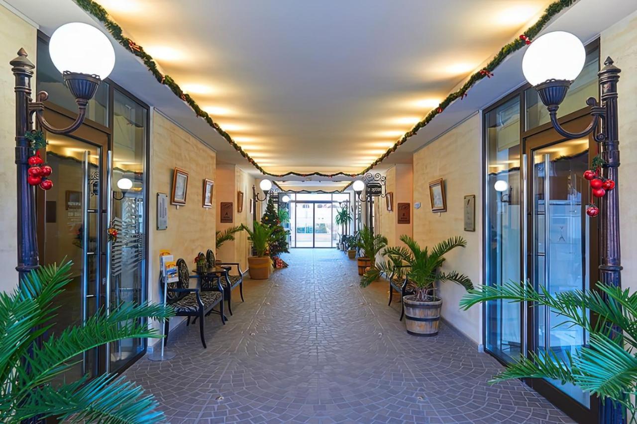 Private Apartments By The Sea With A Large Terrace In Apart Hotel! Pomorie Exterior photo